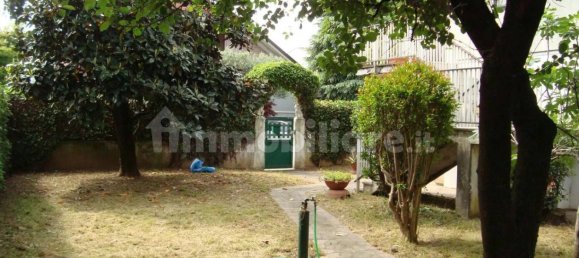 5 bedrooms Villa in Udine, Italy No. 379308 22