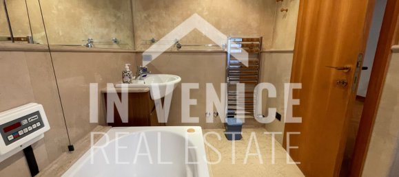 4 rooms Apartment in Venice, Italy No. 213444 28