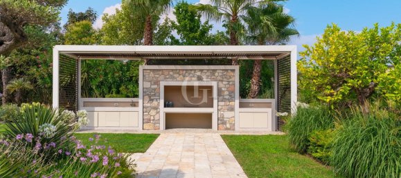 10 rooms Villa in San Felice del Benaco, Italy No. 132483 9