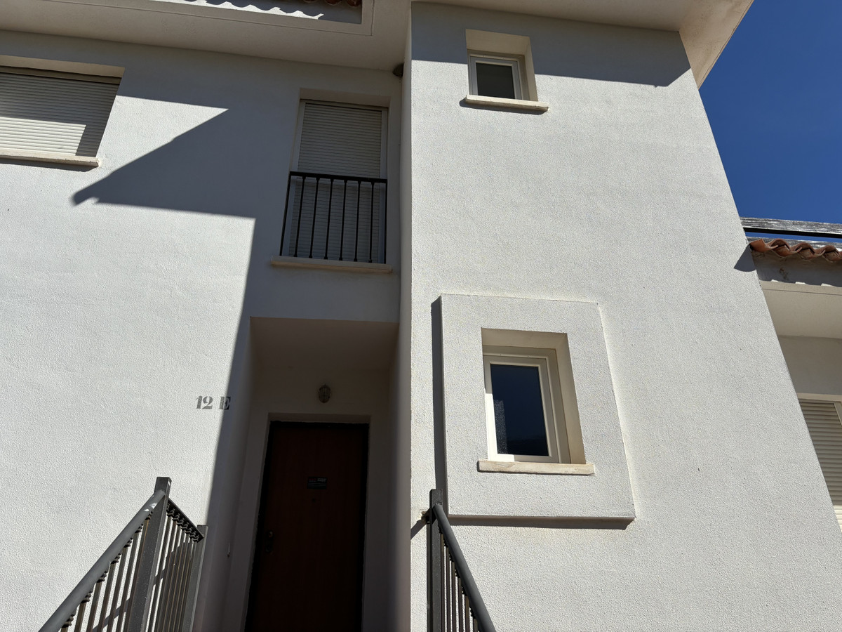 3 bedrooms Penthouse in La Duquesa, Spain No. 36981