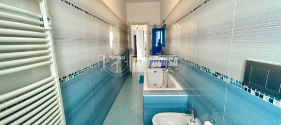 4 rooms Apartment in Turin, Italy No. 266239 11