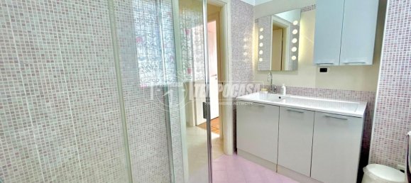 4 rooms Apartment in Turin, Italy No. 266239 9
