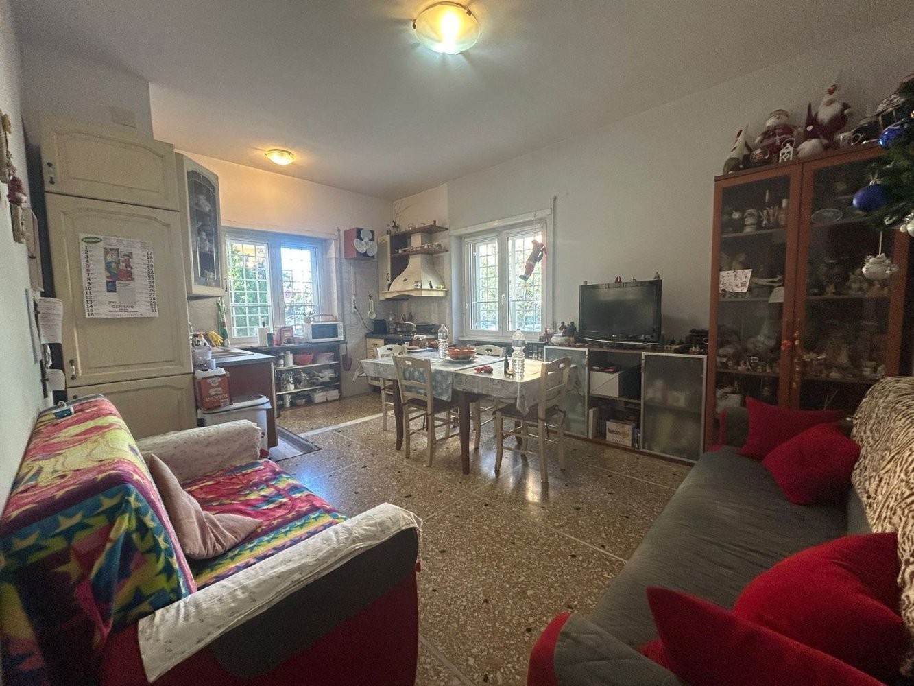 Квартира с 4 комнатами в Рим, Италия № 21952