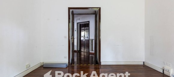 6 bedrooms Apartment in Rome, Italy No. 331118 12
