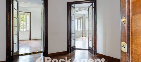 6 bedrooms Apartment in Rome, Italy No. 331118 6