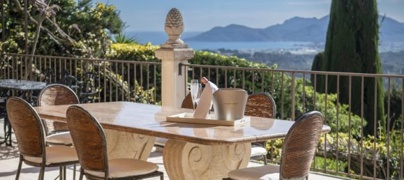 Propiedad comercial de 6 dormitorios en Mougins, France No. 1674 4