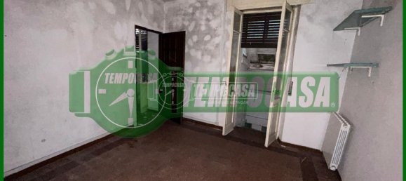 7 bedrooms House in Gavirate, Italy No. 125372 2