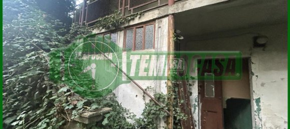 7 bedrooms House in Gavirate, Italy No. 125372 3