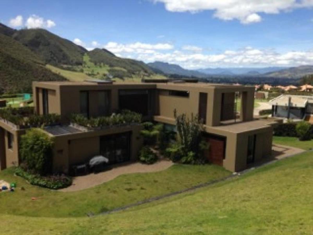 4 bedrooms House in Cundinamarca, Colombia No. 2685