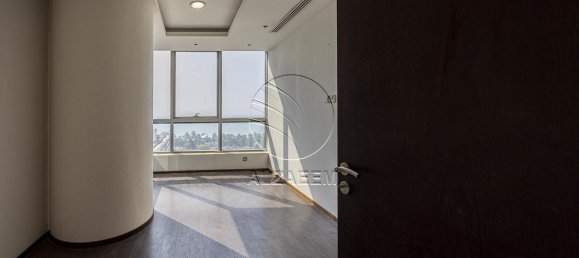 Bureau à Al Khalidiya, UAE 622m² No. 29263 19