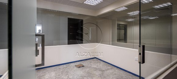 Bureau à Al Khalidiya, UAE 622m² No. 29263 22