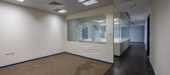 Bureau à Al Khalidiya, UAE 622m² No. 29263 23