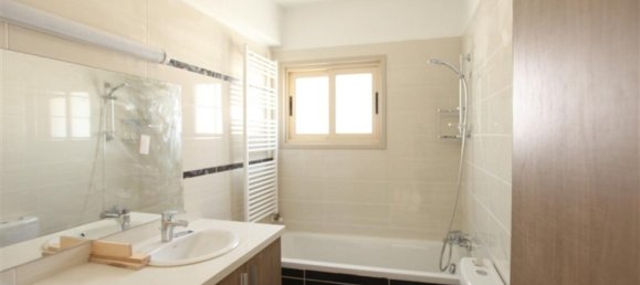 4 bedrooms Villa in Nicosia, Cyprus No. 13161 10