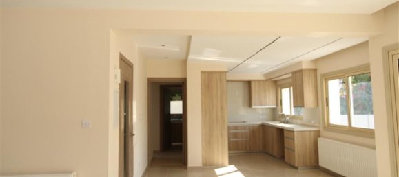 4 bedrooms Villa in Nicosia, Cyprus No. 13161 5