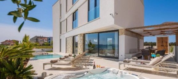 4 bedrooms Villa in Sukosan, Croatia No. 225 4