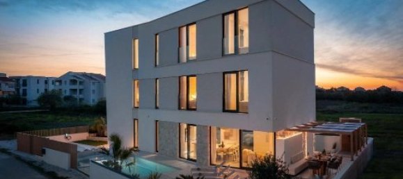 4 bedrooms Villa in Sukosan, Croatia No. 225 2