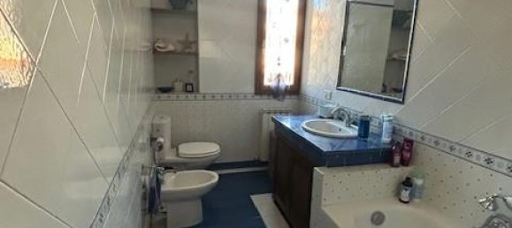 6 rooms House in Terranuova Bracciolini, Italy No. 233988 21