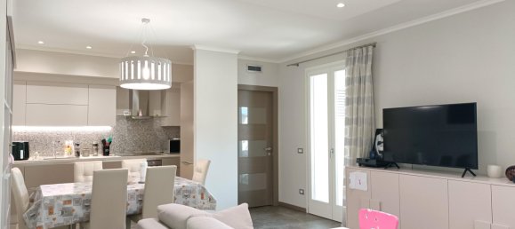 3 bedrooms Penthouse in Empoli, Italy No. 345791 6