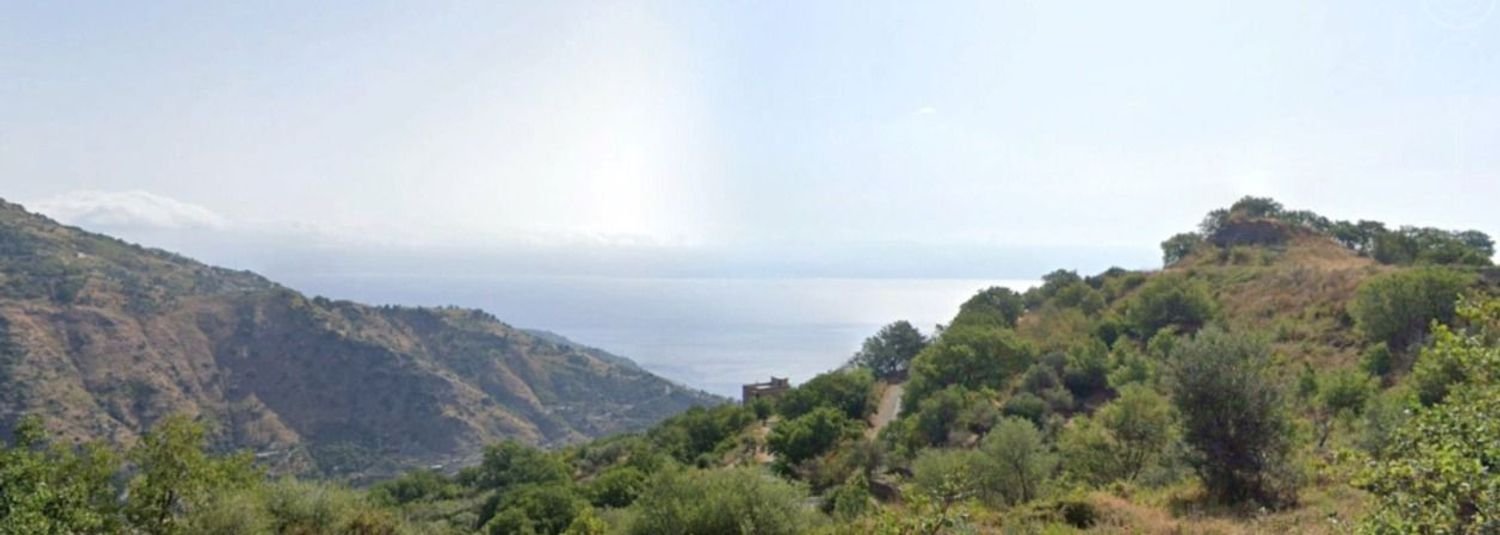 Grundstück in Itala, Italy 6500m², Nr. 289397