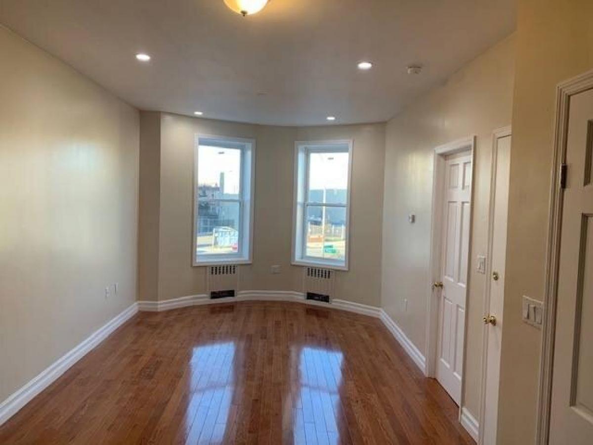 Дом с 6 спальнями в Бруклин, США № 273686