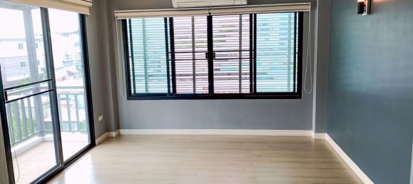 5 bedrooms House in Prawet, Thailand No. 9521 11