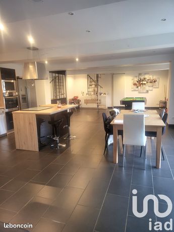 3 bedrooms House in Seine-Maritime, France No. 310395