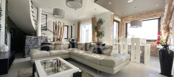 3 bedrooms House in Calheta, Portugal No. 146073 2