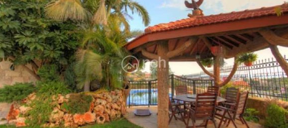 6 bedrooms Villa in Limassol, Cyprus No. 17056 2