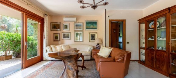 Villa de 4 dormitorios en Capoterra, Italy No. 317362 13