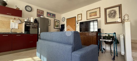 Квартира с 3 комнатами в Ареццо, Италия № 15328 5