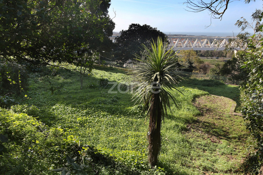  Land in Vila Nova de Gaia, Portugal No. 95137