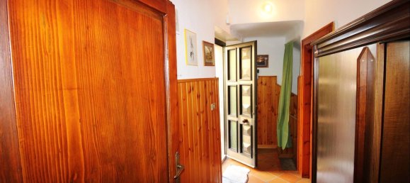 4 bedrooms House in Montecosaro, Italy No. 351497 8