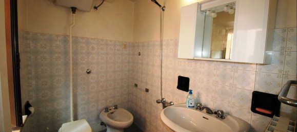 4 bedrooms House in Montecosaro, Italy No. 351497 27