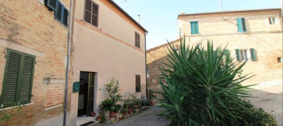 4 bedrooms House in Montecosaro, Italy No. 351497 4