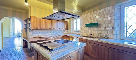 10 bedrooms Villa in Saint-Jean-de-Luz, France No. 298018 10