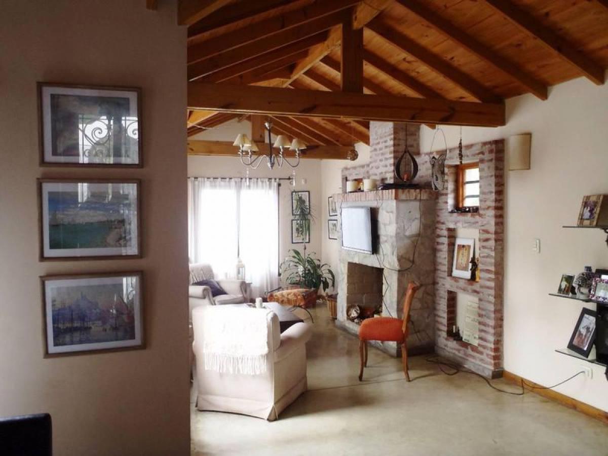 4 bedrooms House in Mar del Plata, Argentina No. 67327