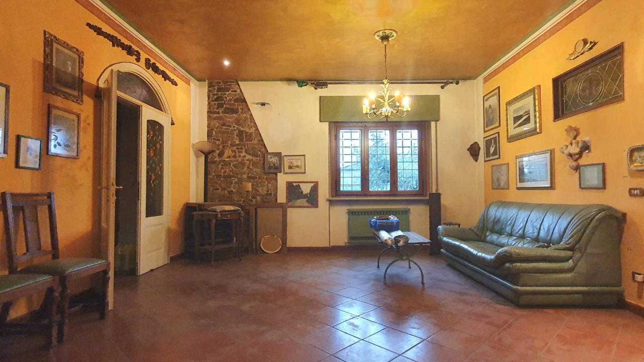 6 rooms Villa in Capannori, Italy No. 112610