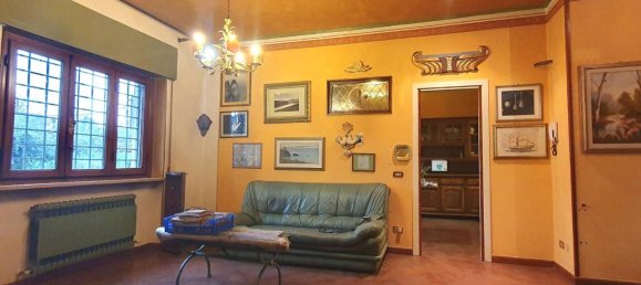 6 rooms Villa in Capannori, Italy No. 112610 4