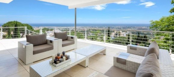 5 bedrooms Villa in El Madronal, Spain No. 19539 6