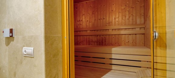 5 bedrooms Villa in El Madronal, Spain No. 19539 44