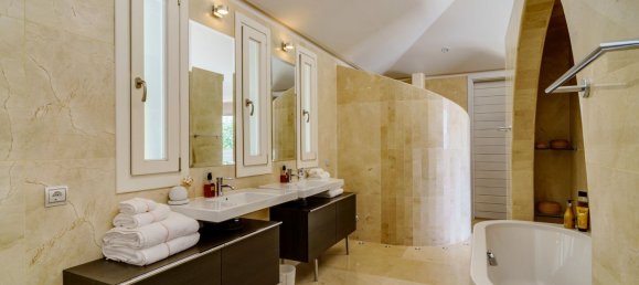 5 bedrooms Villa in El Madronal, Spain No. 19539 23