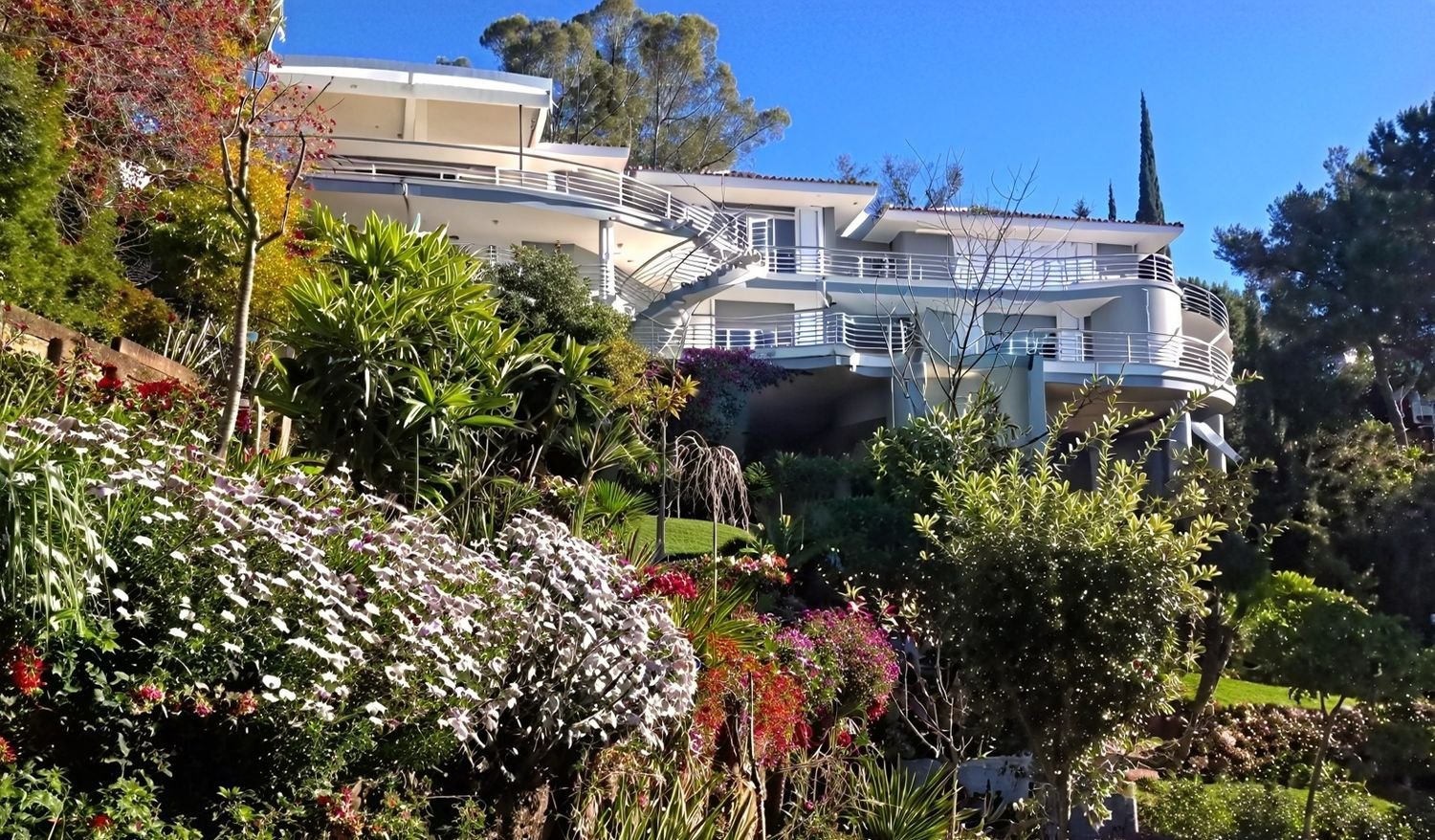 5 bedrooms Villa in El Madronal, Spain No. 19539