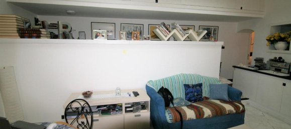 4 rooms Apartment in Carrara, Italy No. 123319 4