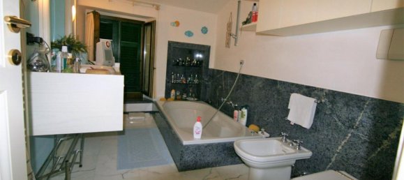 4 rooms Apartment in Carrara, Italy No. 123319 17