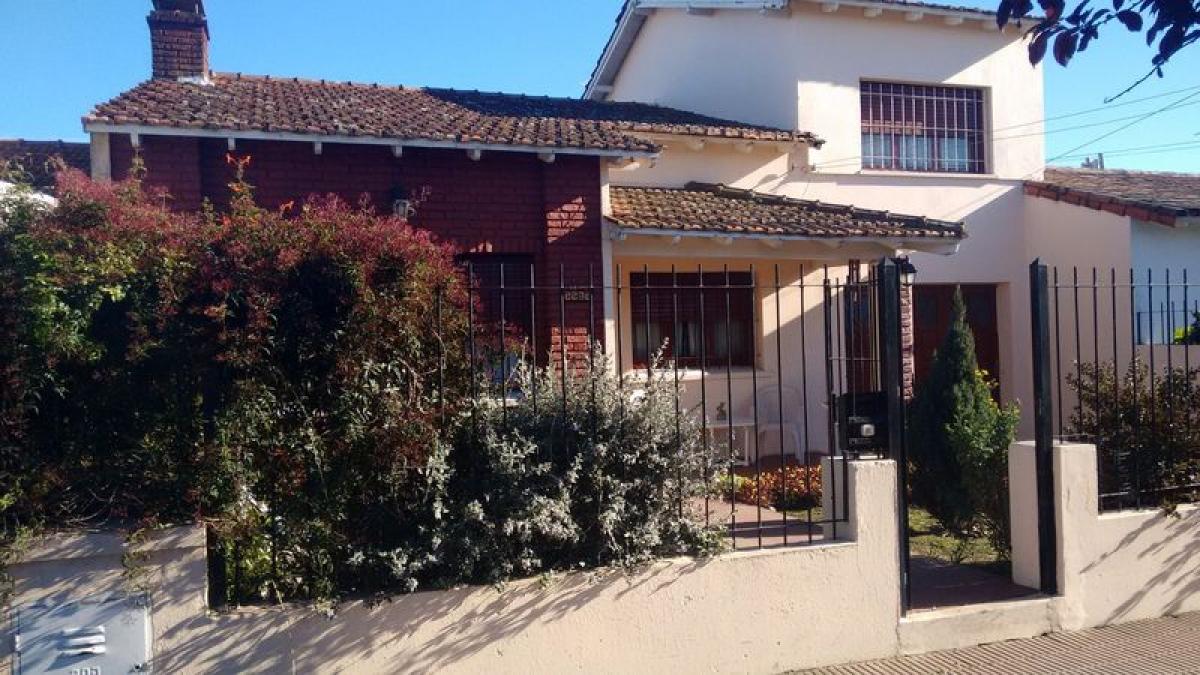 4 bedrooms House in Mar del Plata, Argentina No. 81498
