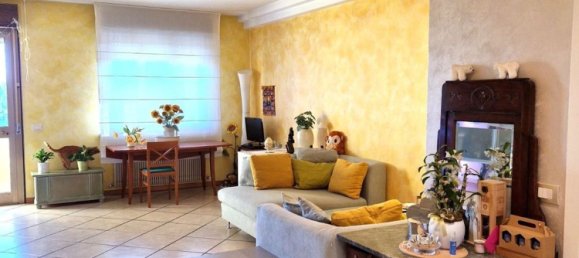 4 bedrooms Apartment in Udine, Italy No. 373256 11