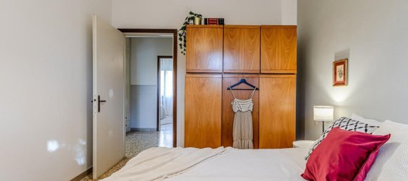 5-salle Appartement à Volterra, Italy No. 51236 39