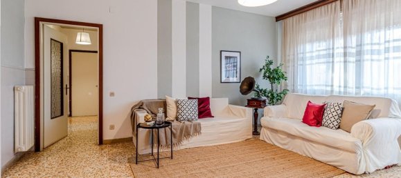 5-salle Appartement à Volterra, Italy No. 51236 9