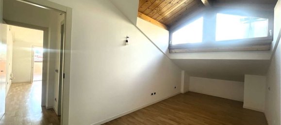 2 Schlafzimmer Penthouse in Meda, Italy, Nr. 361148 6