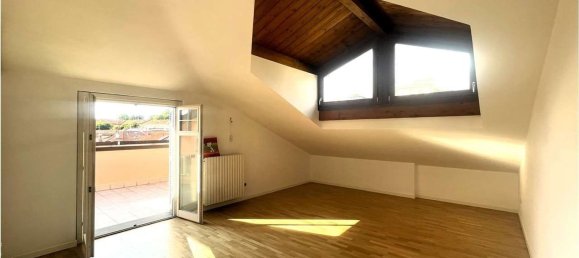 2 Schlafzimmer Penthouse in Meda, Italy, Nr. 361148 2